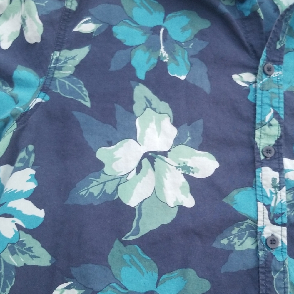 Shirt - Picture 2 of 3